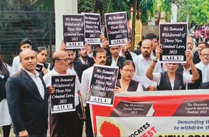 Protests against the new penal laws are taking place all over the country, most of them being led by lawmakers. Photo: INN