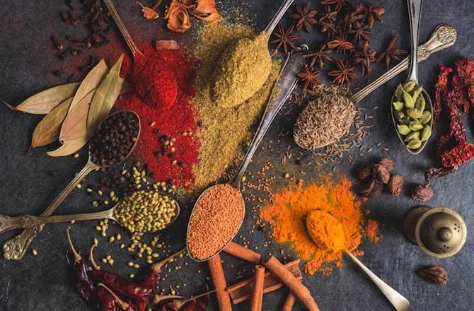 کچن کے اِن ۵؍ مسالوں سے عام بیماریوں کا علاج