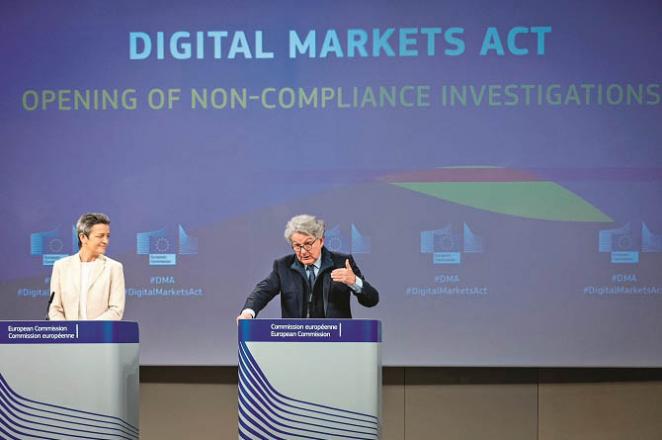 Thierry Breton and Margaret Vestager at a press conference held at the headquarters of the European Union in Brussels. Photo: INN