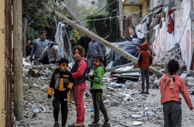 Palestinian children during the Israeli occupation. Image: X