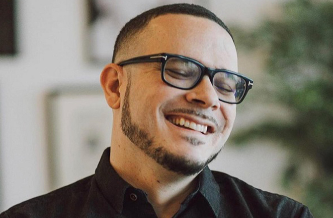 شون کنگ (Shaun King): رمضان المبارک ۲۰۲۴ء میں شون کنگ اور ان کی اہلیہ نے فلسطینی نژاد امریکی امام عمر سلیمان کی موجودگی میں اسلام قبول کیا۔&nbsp;