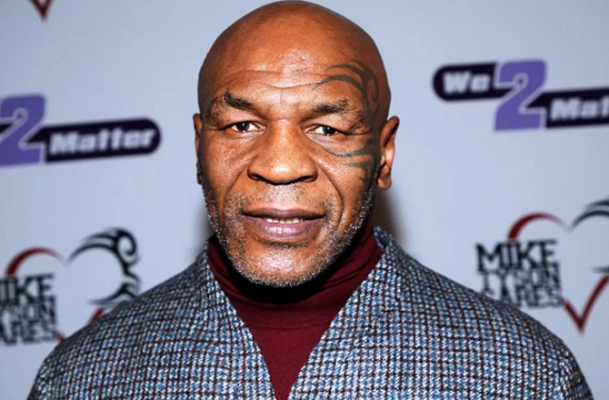 مائیک ٹائسن (Mike Tyson): اسلامی نام: ملک عبدالعزیز/ ملک شہباز۔ عالمی شہرت یافتہ امریکی مکے باز اور باکسر سے ہر خاص و عام واقف ہے۔ انہوں نے اسلامی تعلیمات کا مطالعہ ۱۹۹۲ء میں جیل جانے سے پہلے ہی کردیا تھا اور اسی دوران اسلام قبول کرلیا تھا۔ تاہم، انہوں نے اپنے نام کی تبدیلی کے بارے میں کبھی نہیں بتایا۔&nbsp;