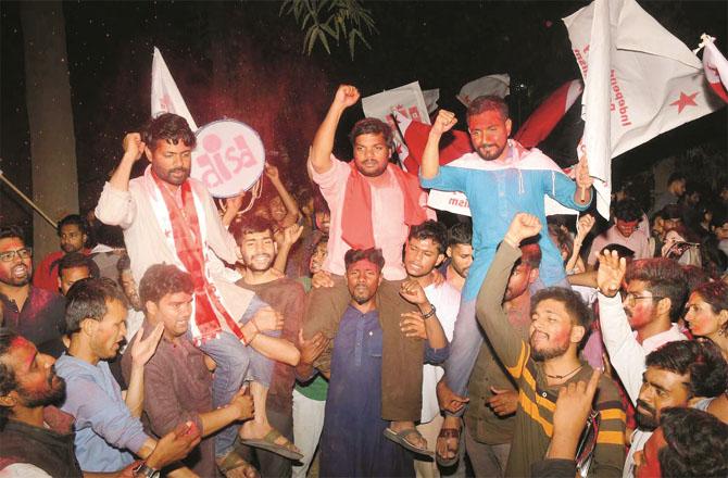 After the victory of the left wing students in JNU, a celebratory atmosphere was seen across the campus. Photo: INN