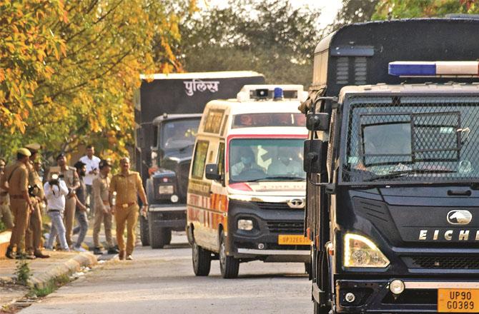 Mukhtar`s body was sent by ambulance to Gazipur under tight security. Photo: INN