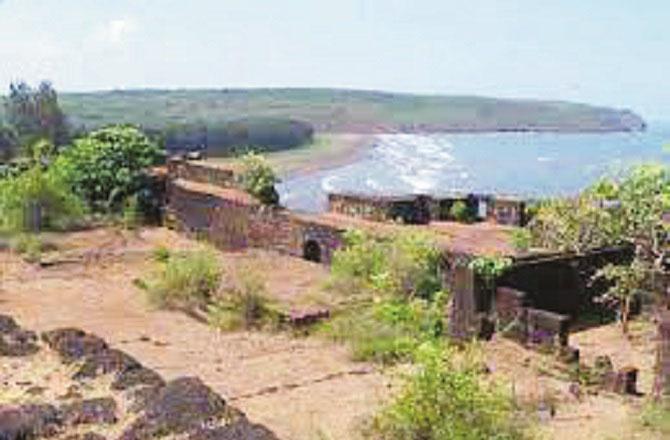 A distant view can be seen from the top of Nivati Fort. Photo: INN