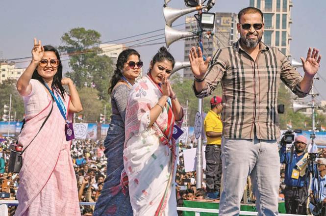 TMC candidate Yusuf Pathan, Mahua Moitra and other leaders can be seen during the rally. Photo: PTI