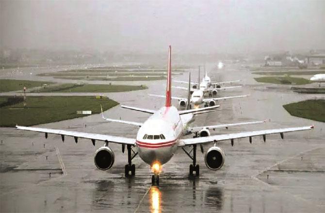 Flights from Nagpur to Nashik and Pune remain suspended till the rains stop. Photo: INN