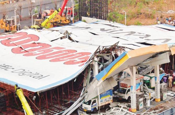 At least 16 people have died in this hoarding accident. Photo: INN