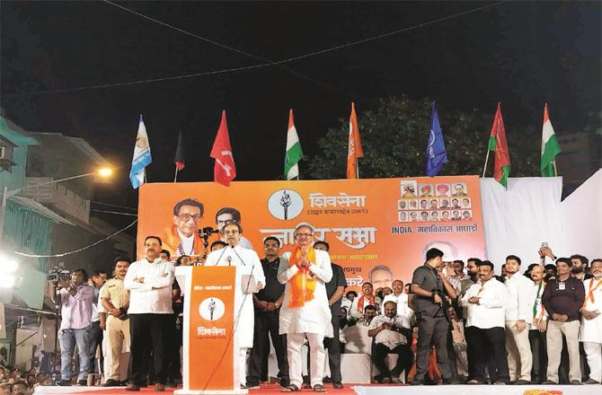 Uddhav Thakreay addressing an election rally for his party`s candidate Anil Desai. Photo: INN
