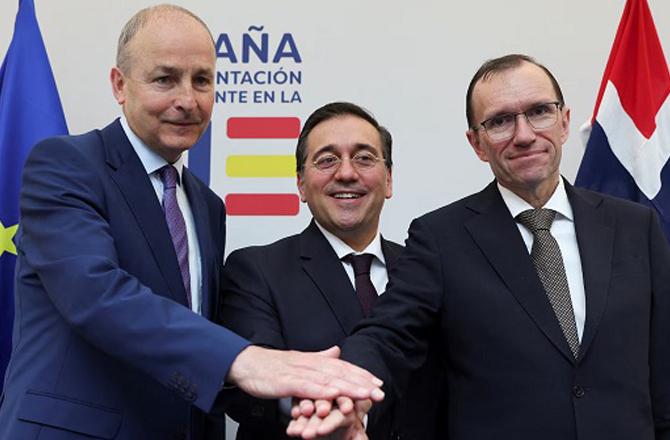 After the conclusion of the media conference, the foreign ministers of the three countries. Photo: X.