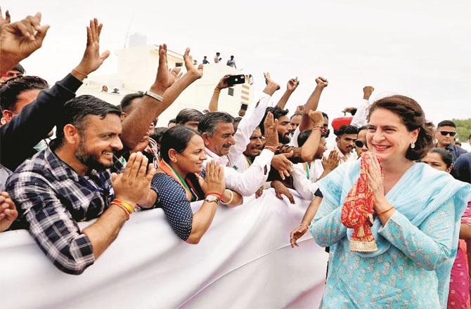 Priyanka Gandhi addressed 3 rallies on Saturday before the third phase of polling. Photo: INN