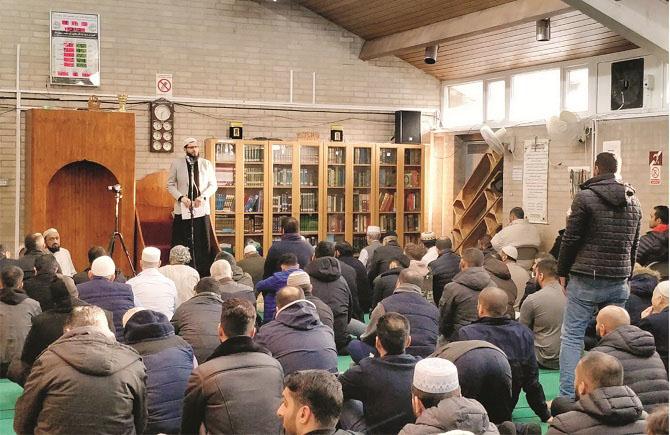 Whether the population is literate or illiterate, the process of dawa should continue. Photo: INN