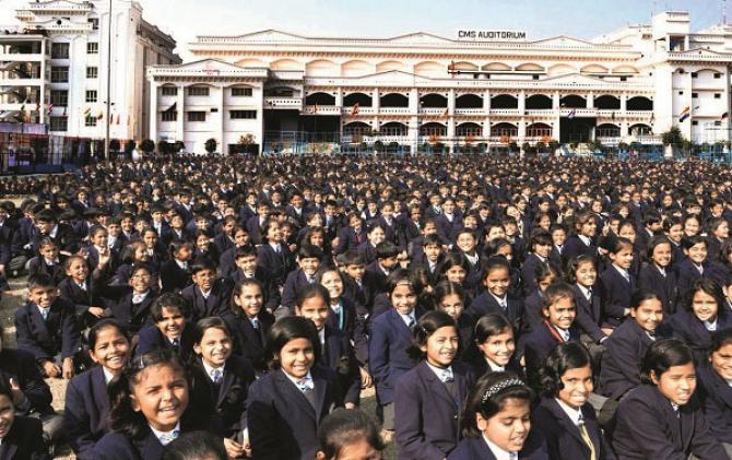 Does the government not want economically weaker children to study in private schools? Photo: INN
