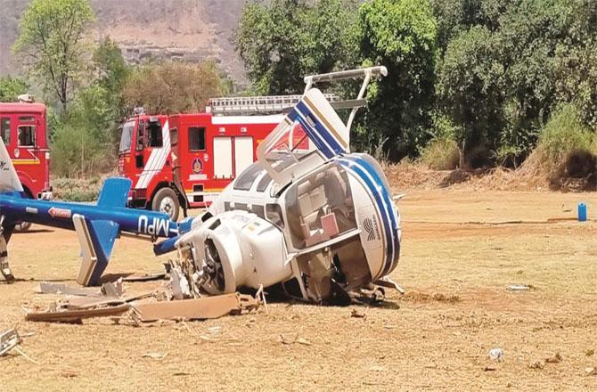 The helicopter did not find a place to land, it fell in the field. Photo: Sikandar Anaware