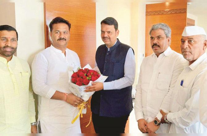 Abhjit Patil meets Farnavis and the scene changes. Photo:Agency