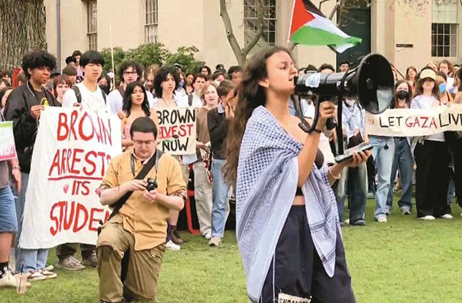 Students at Brown University have been protesting for the past several days. Photo: INN.