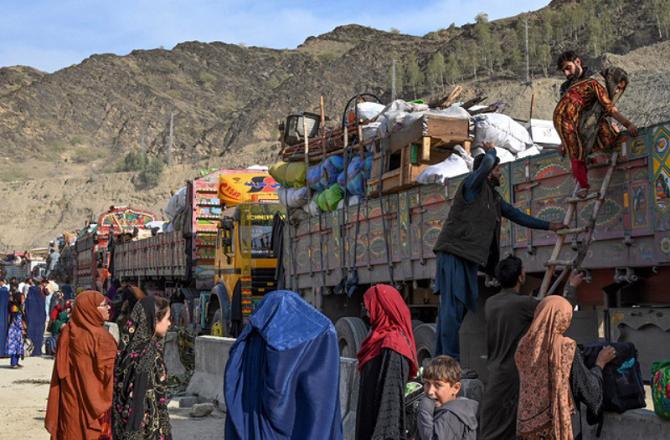 Afghan refugees. Photo: INN.