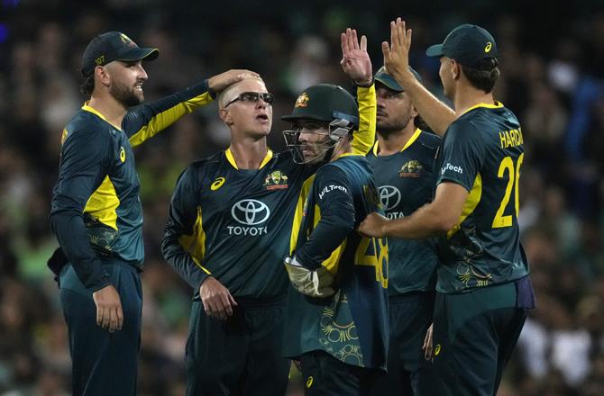 Austrlia`s Winning Team.Photo:PTI