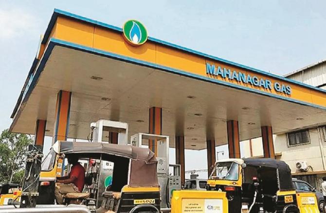 A rise in the price of CNG may also increase the price of other things. Photo: INN