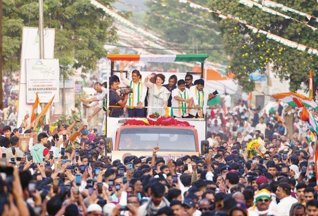 Congress General Secretary Priyanka Gandhi addressed the public after conducting a road show in Nagpur. Photo: PTI