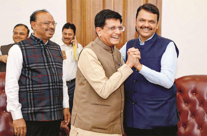 Devendra Fadnavis reached Delhi on Monday while Ajit Pawar and Shinde may also arrive. Photo: INN