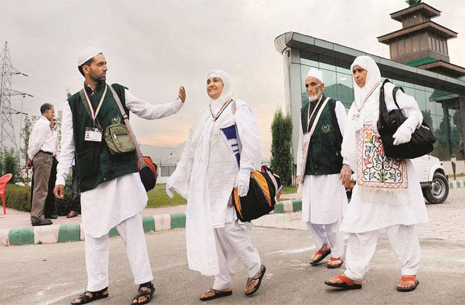 After the waiting list is confirmed, 3,696 more pilgrims from Maharashtra will be able to go for Hajj. Photo: INN