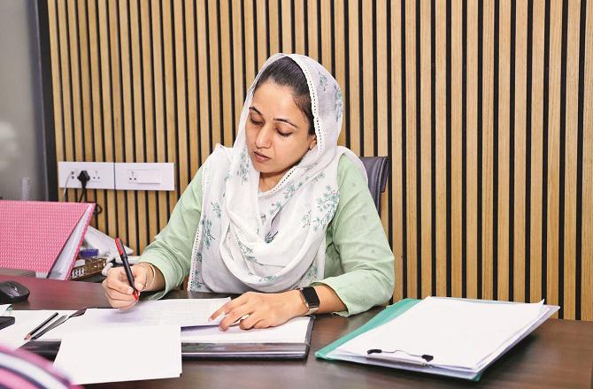 Sana Malik who succeeded from Anu Shakti Nagar has assured to solve the problems of the area. Photo: INN