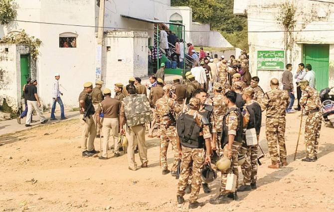 Police arrangement on the occasion of Friday prayers at Shahi Jamia Masjid in Sambhal. Photo: PTI