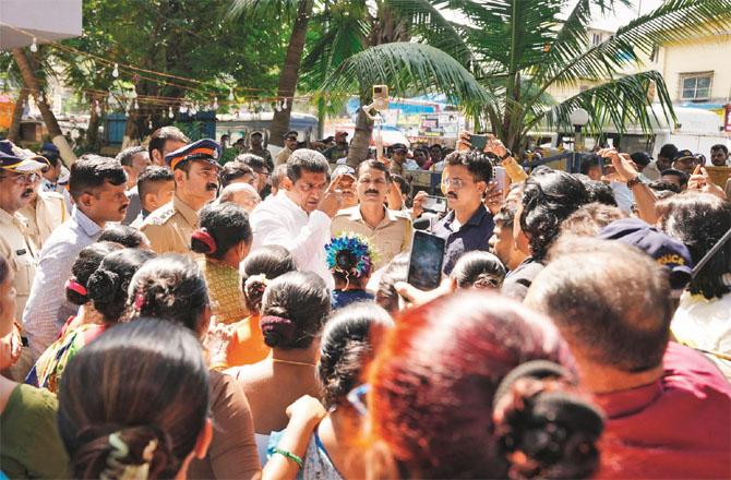 The people of Aksagaon are opposing the land survey. Photo: INN