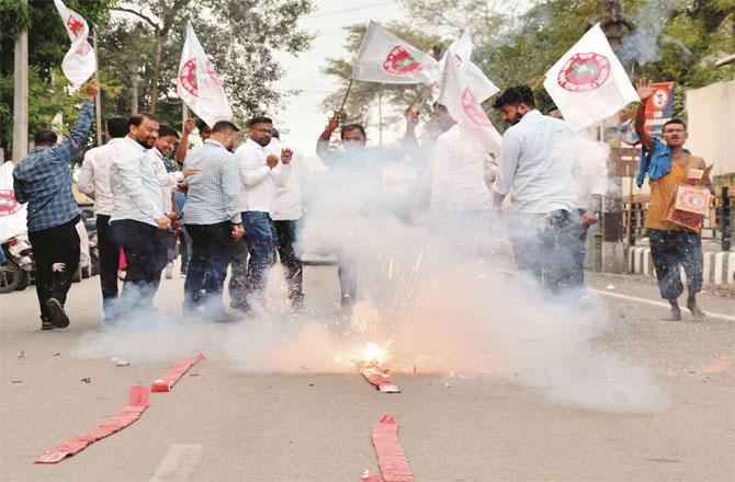 : All Assam Students Union celebrated by setting off fireworks after the Supreme Court came to Kafisala.