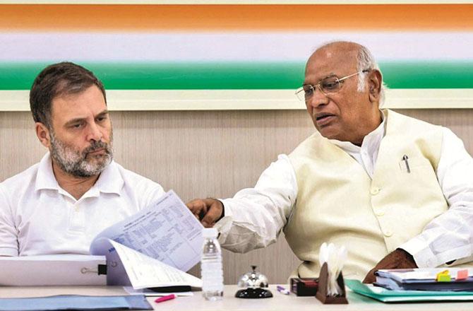 Mallikarjan Kharge and Rahul Gandhi know the importance of unity but the state leaderships often fall behind them. Photo: INN