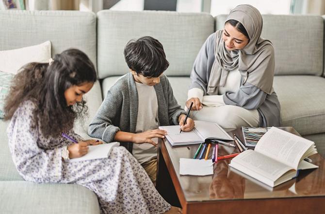 Children can be given different tasks during the holidays so that their creative abilities develop. Photo: INN.