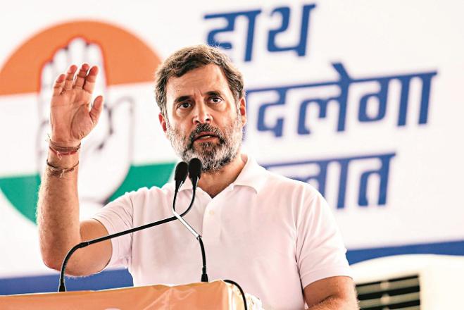 Even today, Rahul Gandhi stands diligently on the front of ideas, but the encouragement and support he should get in this matter at the party level seems to be lacking. Photo: INN