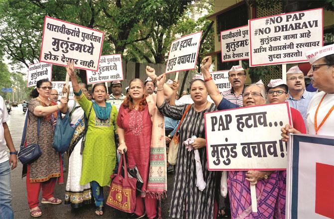 File photo of Dharavi residents protesting against resettlement in Milind. The state government has also given permission to use the land in Milind. Photo: INN