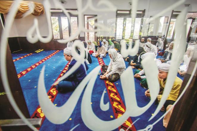 Allah Almighty has commanded sincerity in religion. Photo: INN
