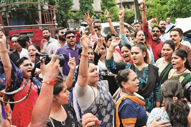 A wave of anger is being felt in the entire country due to the Badlapur tragedy. Photo: INN