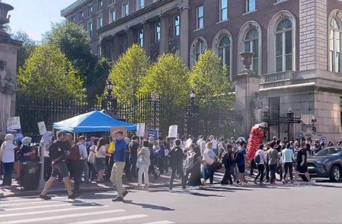 Students can be seen during the protest. Photo: X