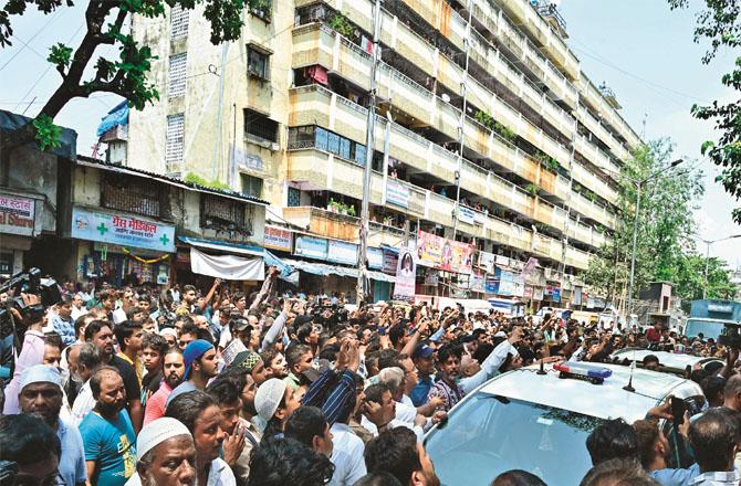 A large number of people had gathered against the demolition of Masjid Mehboob Subhani. (file photo)