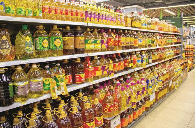 The price of edible oil has increased. Photo: INN