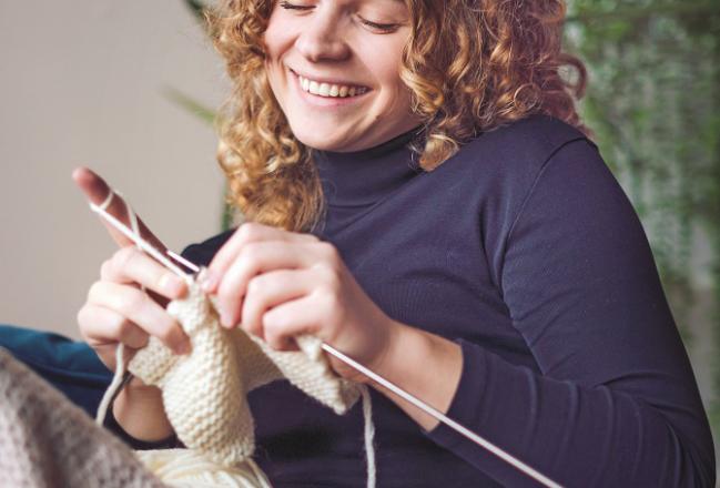 Take up a favorite hobby in your free time. Photo: INN