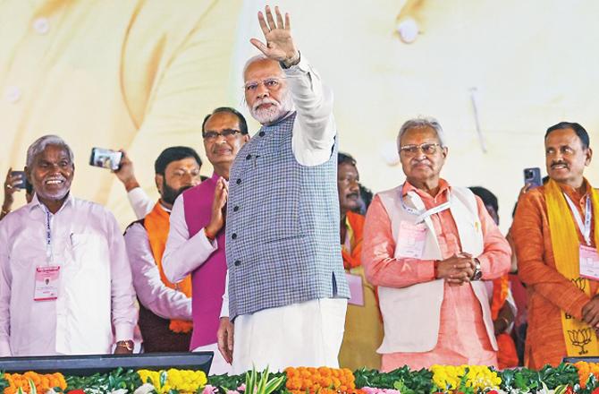 Prime Minister Modi held a rally in Jamshedpur (Tata Nagar). Photo: PTI.