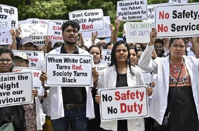 Violent protests against the Kolkata rape and murder took place across the country. Photo: INN.