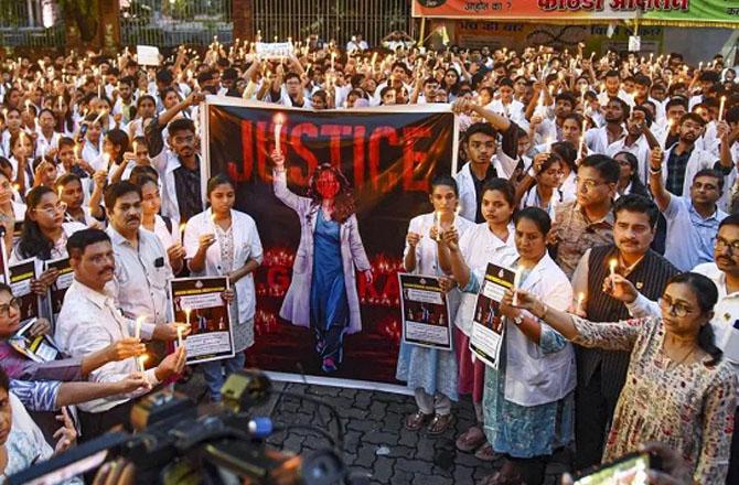 A scene from the protest of junior doctors in Kolkata. Photo: INN