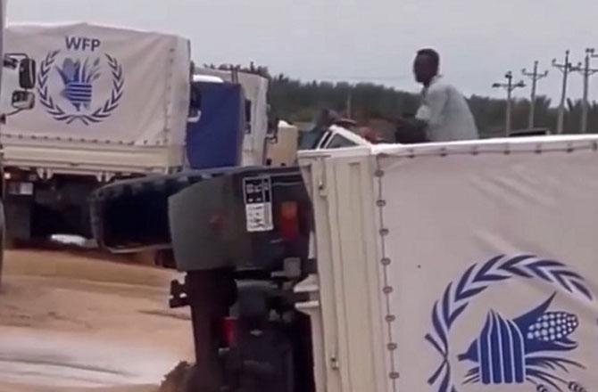 WFP trucks can be seen in Sudan due to flooding. Photo: X