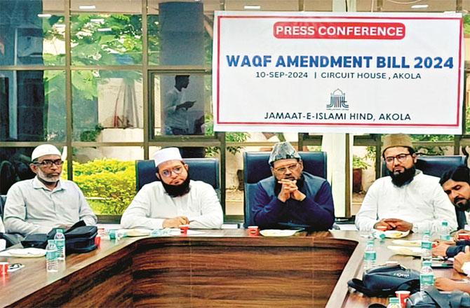 A press conference of Jamaat-e-Islami was held in Akola