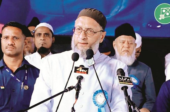 AIMIM chief and MP addressing a rally. Photo: INN.