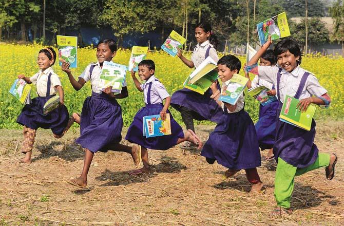 It is wrong to assume that children today are not interested in books. If this is the case, it is the failure of adults. A child learns what they are taught. Photo: INN