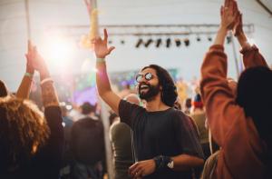 ۱۴؍ تہوار جو دُنیا بھر میں جوش و خروش سے منائے جاتے ہیں!