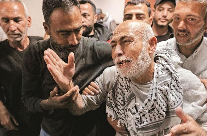 An elderly man in Gaza after losing his eyesight. Photo: INN