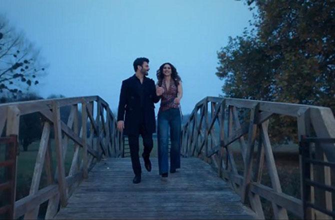 Fawad Khan And Vaani Kapoor In One scene Of The Song. Photo: INN